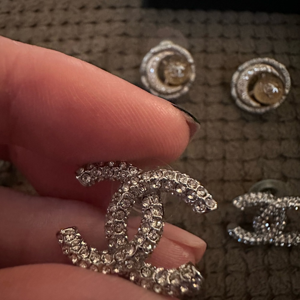 Bundle of Chanel Earring - Picture 2 of 7